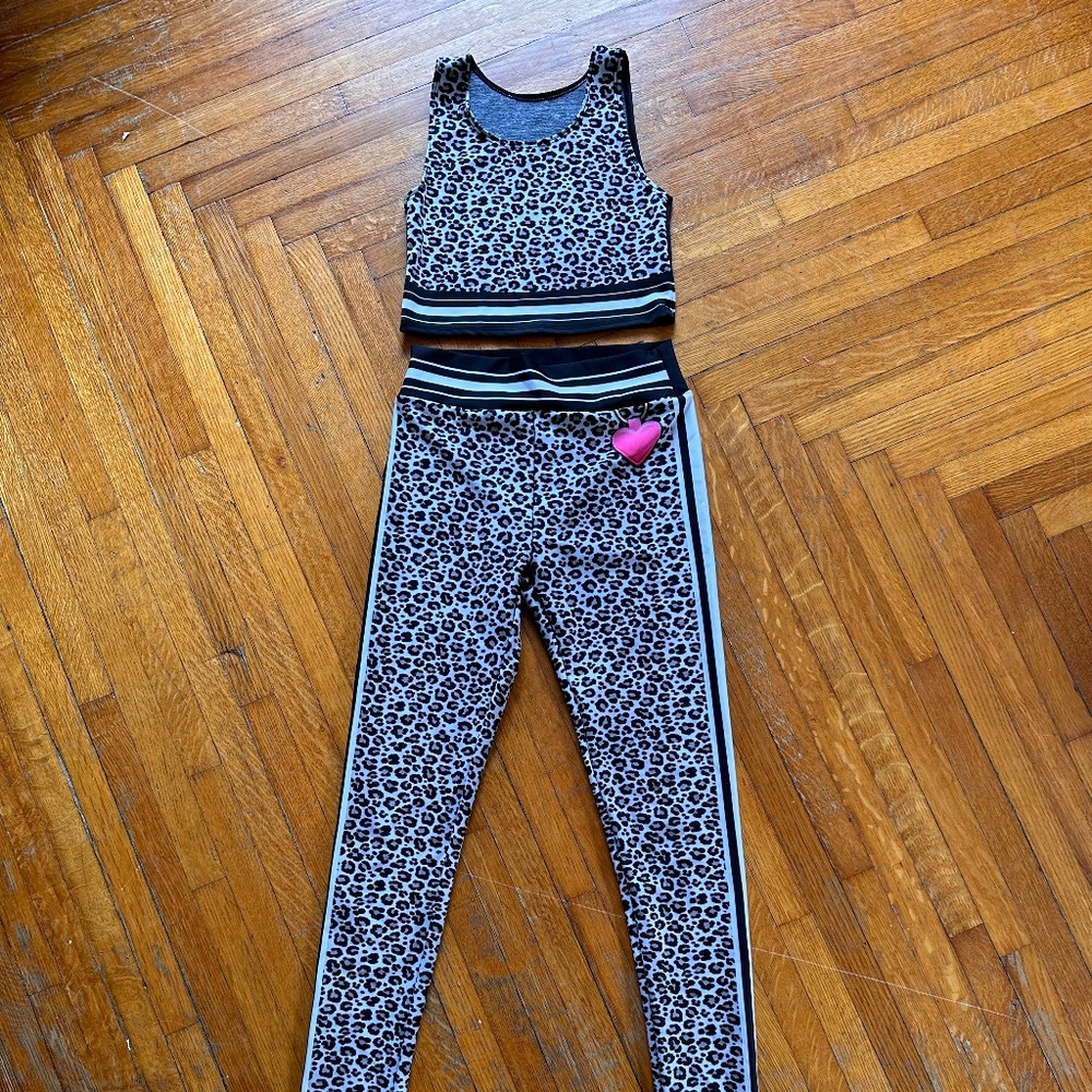 Sugarlulu matching set - crop top and legging